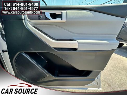 Used 2024 Ford Explorer XLT w/ Equipment Group 202A AWD/4WD image 29