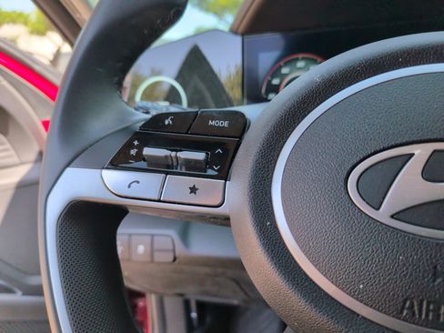 Used 2024 Hyundai Elantra SEL w/ Convenience Package FWD image 18