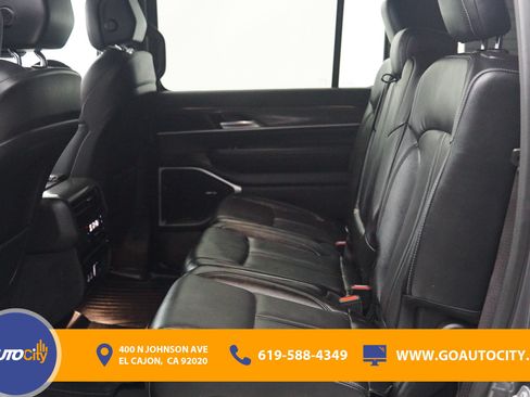 Used 2022 Jeep Wagoneer Series III AWD/4WD image 14