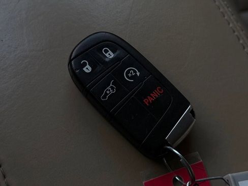 Used 2015 Jeep Grand Cherokee Overland image 32