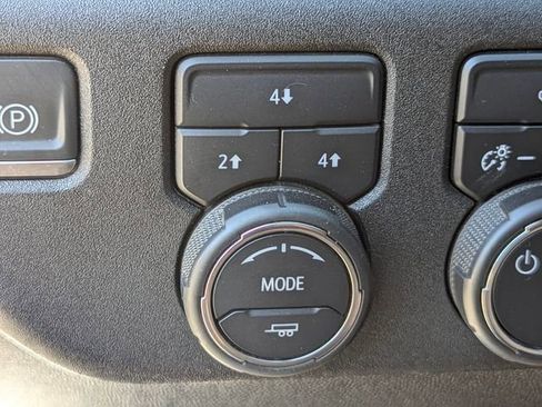 Used 2024 Chevrolet Silverado 2500 LT image 30