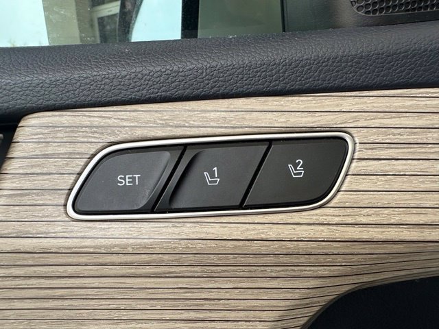 Used 2021 Hyundai Palisade Limited FWD image 23
