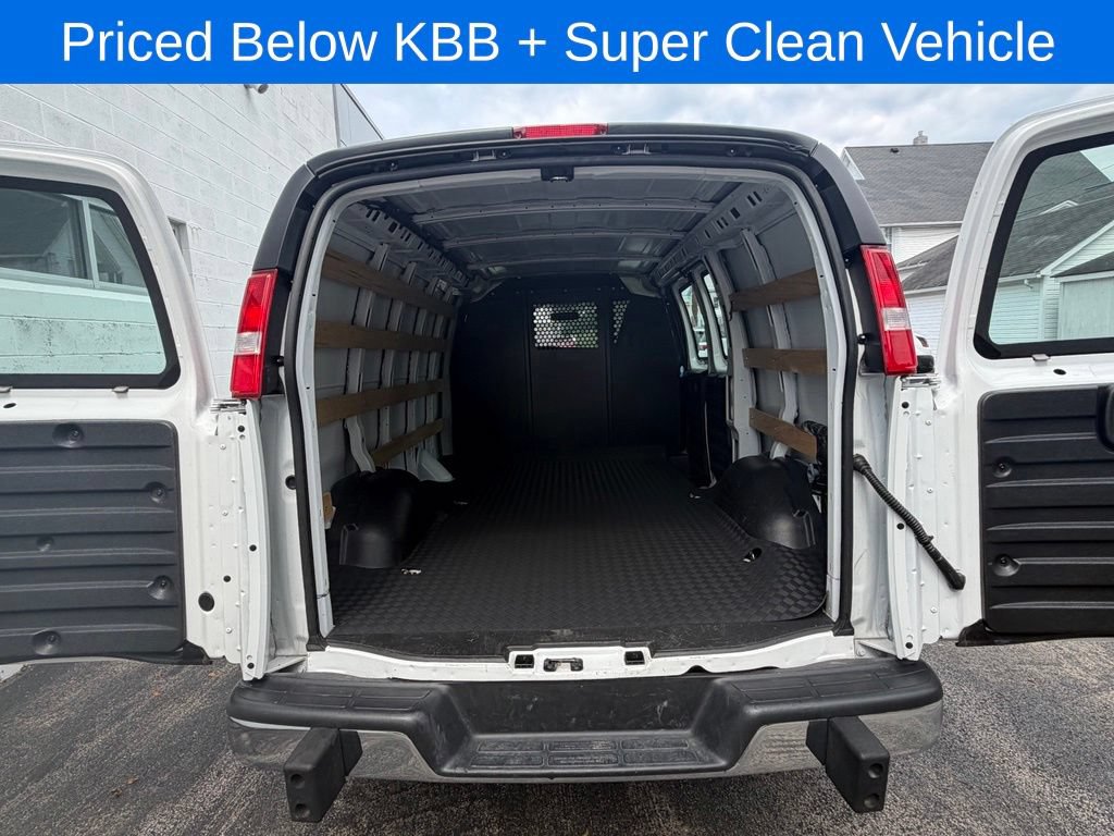 Used 2025 GMC Savana 2500 w/ Driver Convenience Package RWD image 10