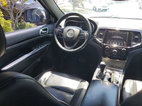 Used 2019 Jeep Grand Cherokee Limited image 15