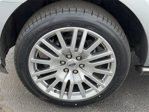 Used 2024 Ford Expedition Limited image 9