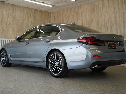 Used 2021 BMW 530i w/ Premium Package RWD image 7