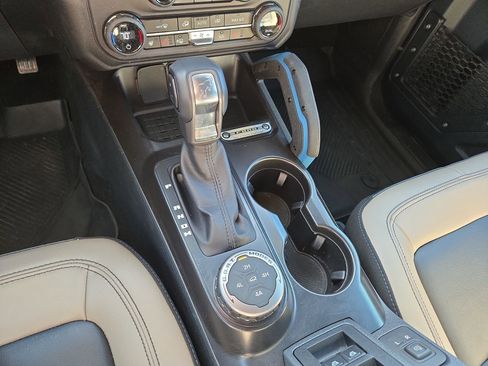 Used 2024 Ford Bronco Wildtrak image 22