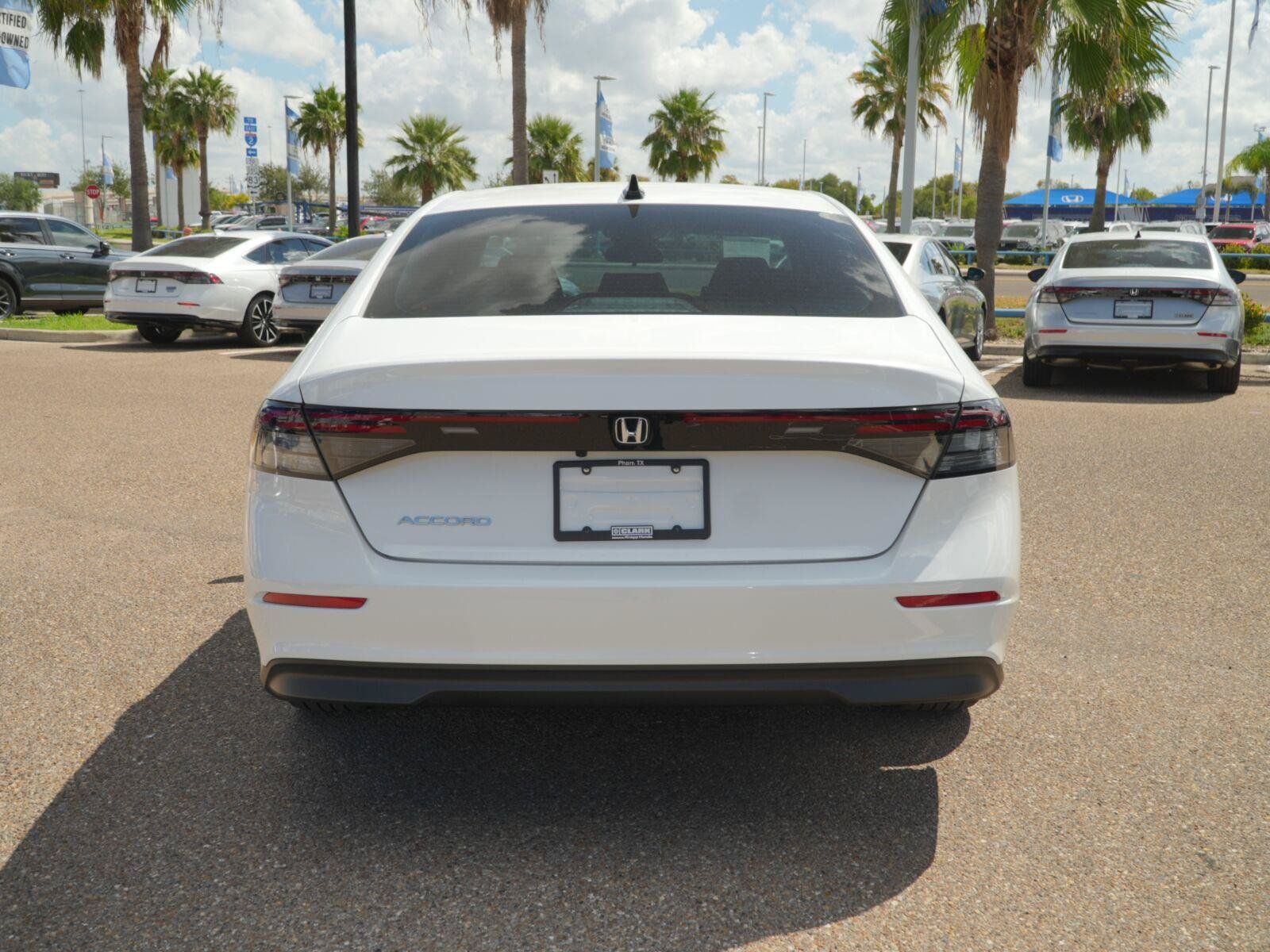 Used 2025 Honda Accord SE image 11