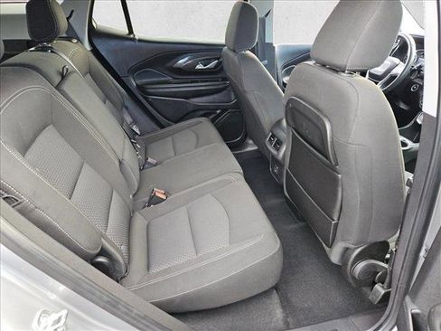 Used 2024 GMC Terrain SLE image 18