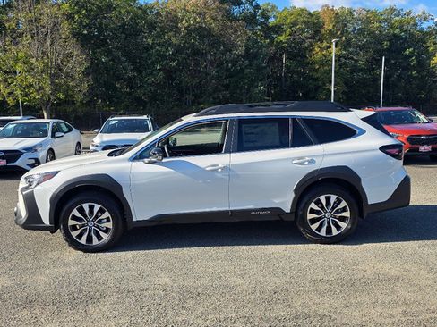 New 2025 Subaru Outback Limited image 8