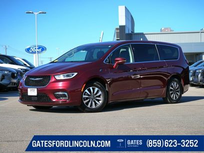 Used 2022 Chrysler Pacifica Touring-L