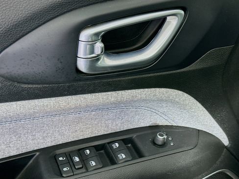 Used 2022 Jeep Compass Latitude w/ Sun and Sound Group image 15