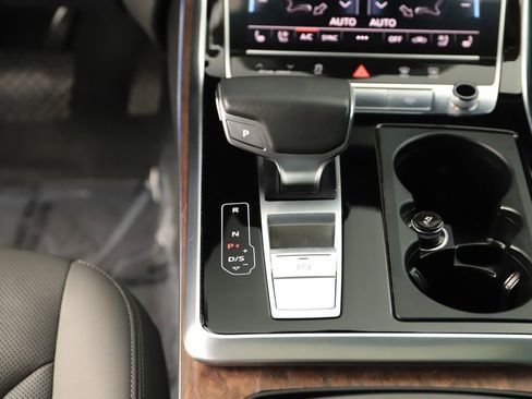 Used 2019 Audi Q8 Prestige image 21