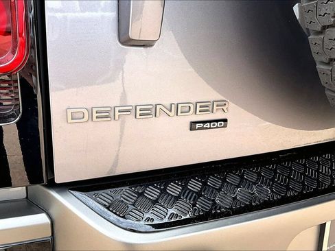 Used 2022 Land Rover Defender 90 X-Dynamic SE AWD/4WD image 32