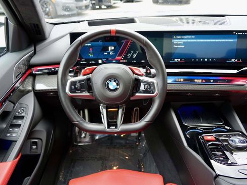 Used 2025 BMW M5 w/ Carbon Package image 26