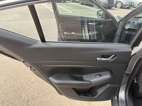 Used 2019 Nissan Altima 2.5 S FWD image 14
