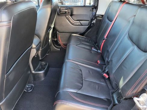 Used 2017 Jeep Wrangler Unlimited Rubicon image 12
