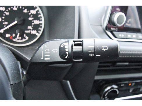 Used 2024 Nissan Rogue S image 14