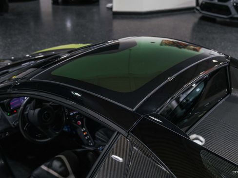 Used 2022 McLaren 765LT image 18