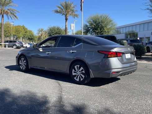 Used 2024 Nissan Altima 2.5 S image 3