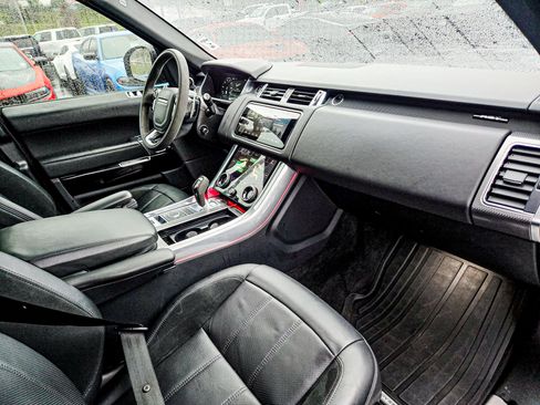 Used 2022 Land Rover Range Rover Sport HST image 13