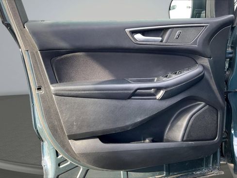 Used 2016 Ford Edge SE image 23