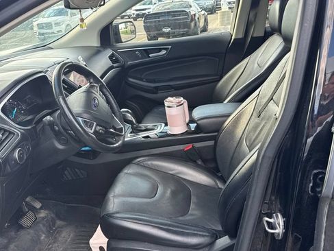 Used 2018 Ford Edge Titanium w/ Equipment Group 301A FWD image 10