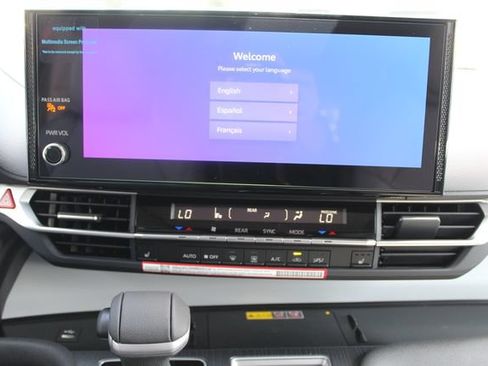 Certified 2026 Toyota Sienna XLE FWD image 44