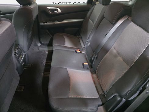 Used 2020 Nissan Pathfinder SV image 13