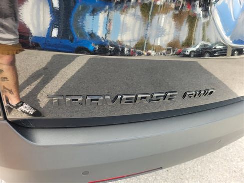 Used 2022 Chevrolet Traverse RS image 13
