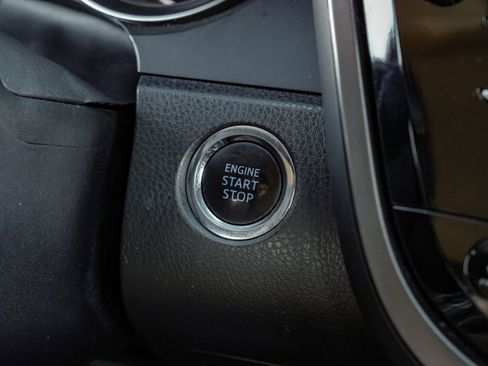 Used 2018 Toyota Camry XLE image 21