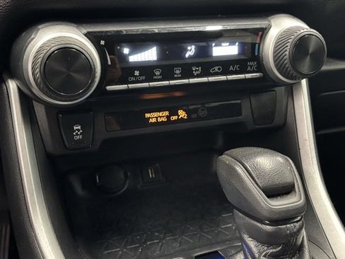 Used 2021 Toyota RAV4 LE image 24
