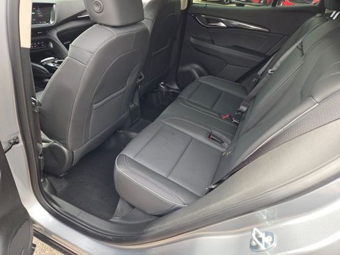 Used 2023 Buick Envision Essence image 17