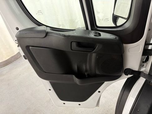 Used 2025 RAM ProMaster 2500 w/ U-Haul Equipment Group FWD image 21