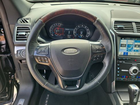 Used 2018 Ford Explorer Platinum AWD/4WD image 22