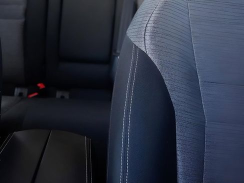 Used 2023 Nissan Rogue SV image 36