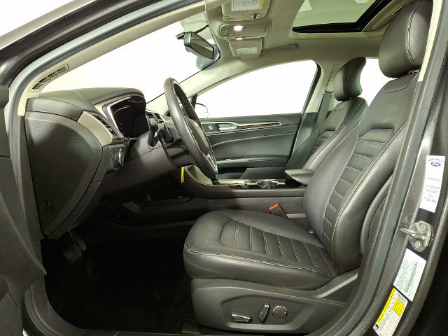 Used 2016 Ford Fusion SE w/ Equipment Group 202A FWD image 15