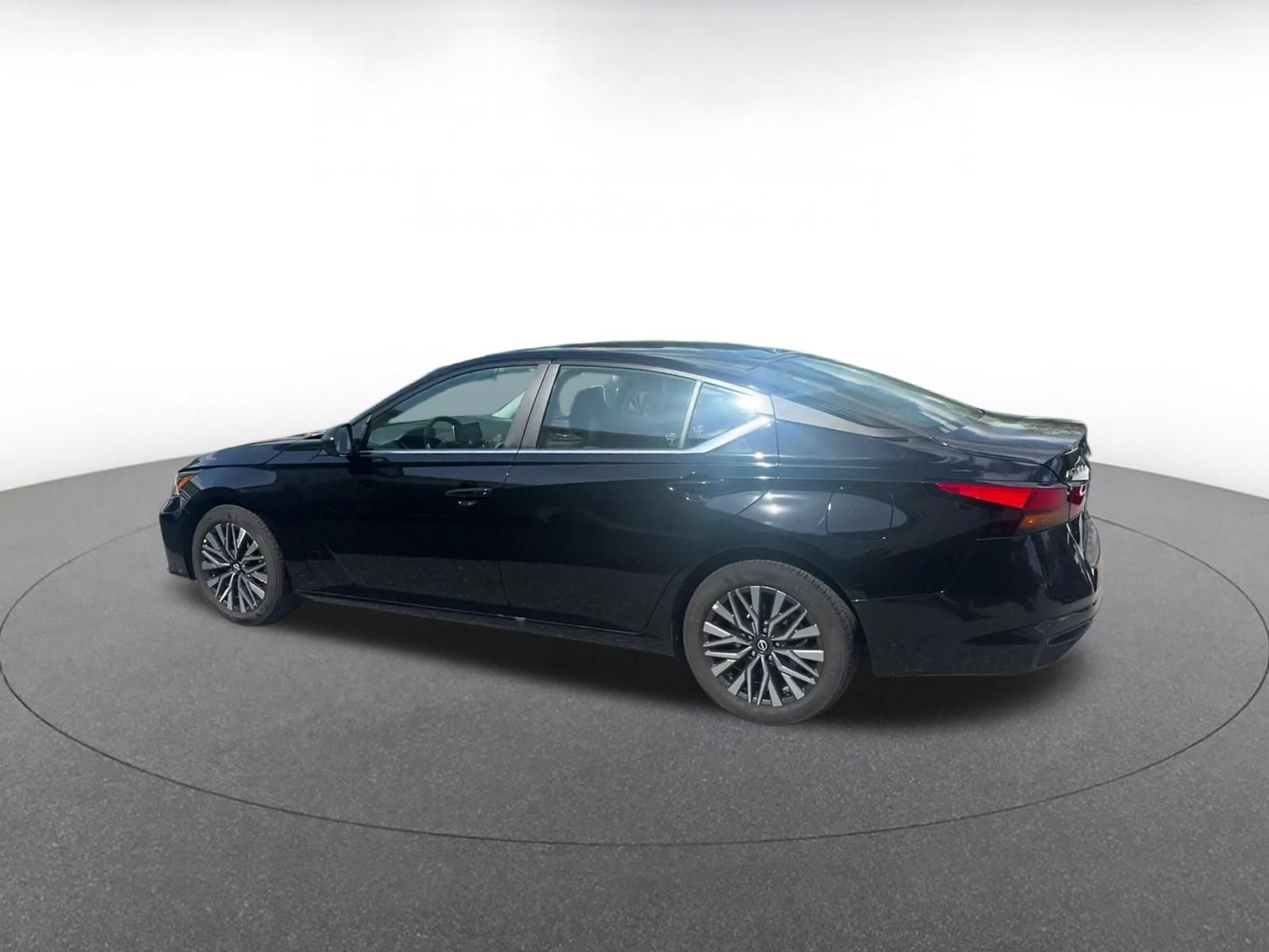 Used 2026 Nissan Altima 2.5 SV FWD image 8