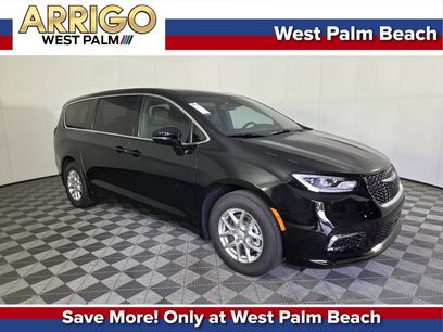 New 2026 Chrysler Pacifica Select