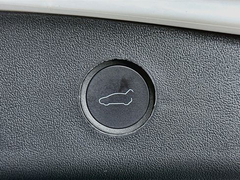 Used 2023 Tesla Model 3 Standard Range RWD image 29