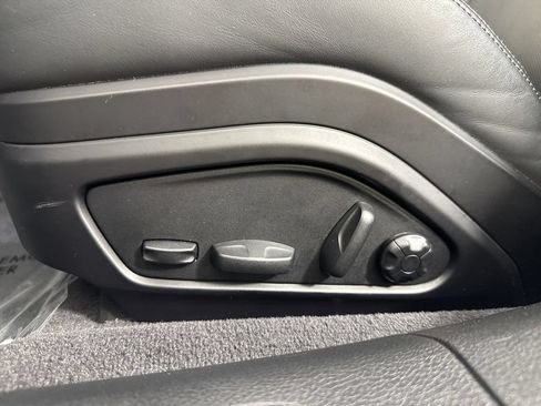 Certified 2023 Porsche Panamera 4S AWD/4WD image 40