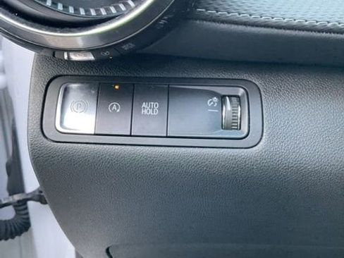 Used 2025 Chevrolet Equinox LT image 23