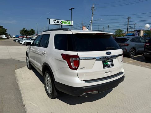 Used 2018 Ford Explorer XLT w/ Equipment Group 201A AWD/4WD image 8