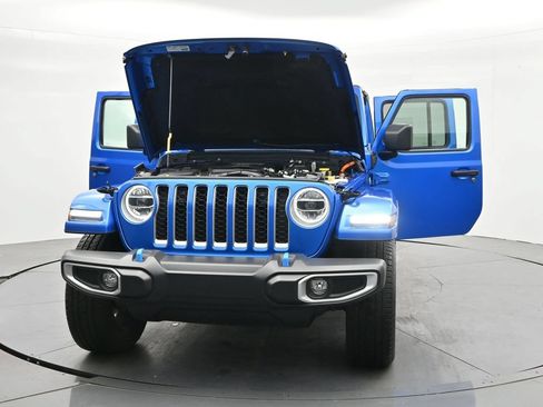 Used 2022 Jeep Wrangler Unlimited Sahara AWD/4WD image 39
