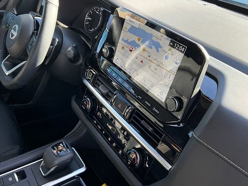 Certified 2024 Nissan Pathfinder SL w/ Lighting Package (N92) image 18