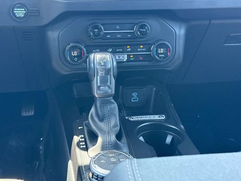 Used 2025 Ford Bronco Outer Banks AWD/4WD image 21
