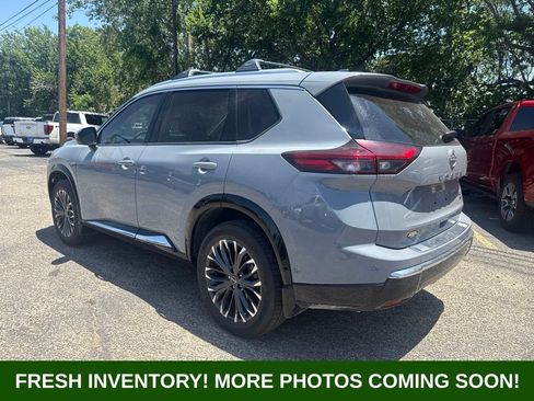 Used 2025 Nissan Rogue Platinum w/ Platinum Premium Package AWD/4WD image 4