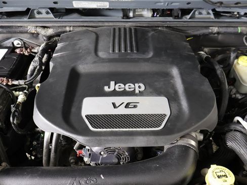 Used 2014 Jeep Wrangler Unlimited Sport w/ Quick Order Package 24S image 17