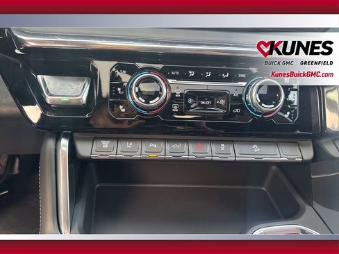 New 2025 GMC Sierra 3500 Denali Ultimate image 32