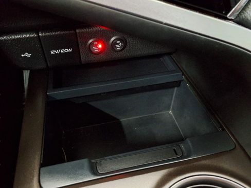 Used 2022 Toyota Camry SE image 21